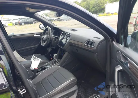 2023 Volkswagen Tiguan 2.0T Sel R-Line z USA, uszkodzony, nr VIN 3VV4B7AX7PM120676